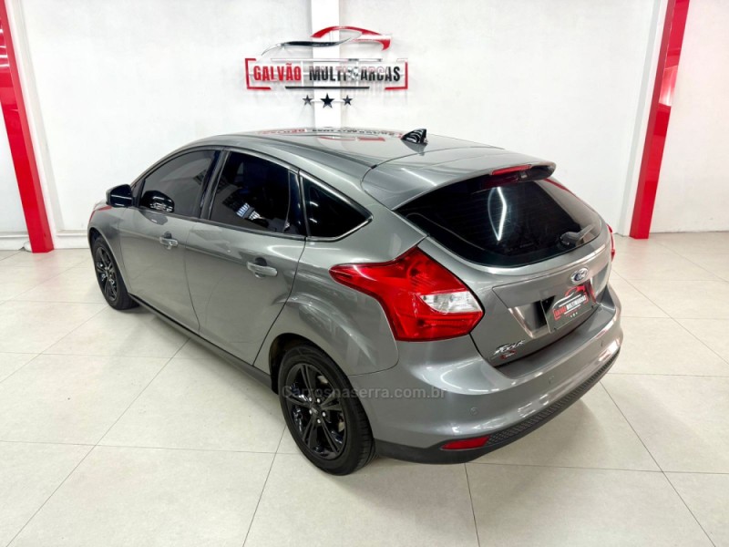 FOCUS 1.6 SE PLUS 16V FLEX 4P MANUAL - 2015 - CAXIAS DO SUL