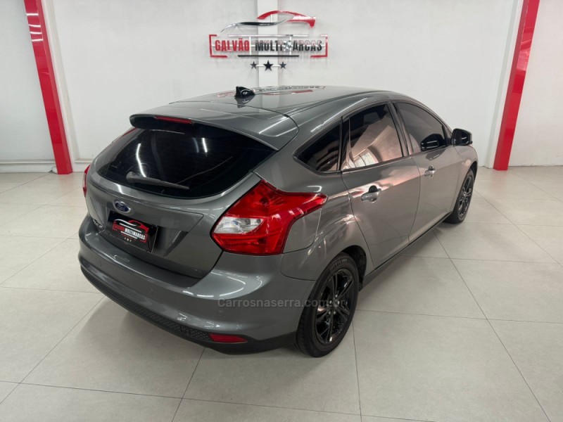 FOCUS 1.6 SE PLUS 16V FLEX 4P MANUAL - 2015 - CAXIAS DO SUL