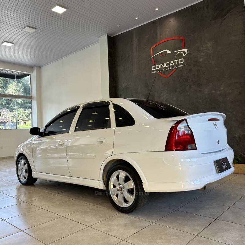 CORSA 1.8 MPFI SEDAN 8V GASOLINA 4P MANUAL - 2002 - FARROUPILHA