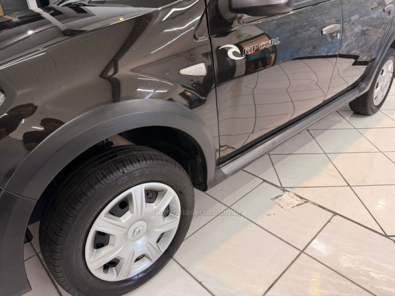 SANDERO 1.6 STEPWAY RIP CURL 8V FLEX 4P MANUAL - 2013 - CAXIAS DO SUL