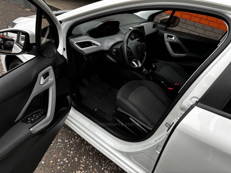208 1.2 ACTIVE 12V FLEX 4P MANUAL - 2017 - VENâNCIO AIRES