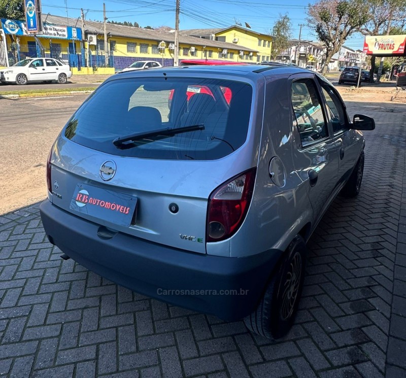 CELTA 1.0 MPFI LIFE 8V FLEX 4P MANUAL - 2010 - PAROBé