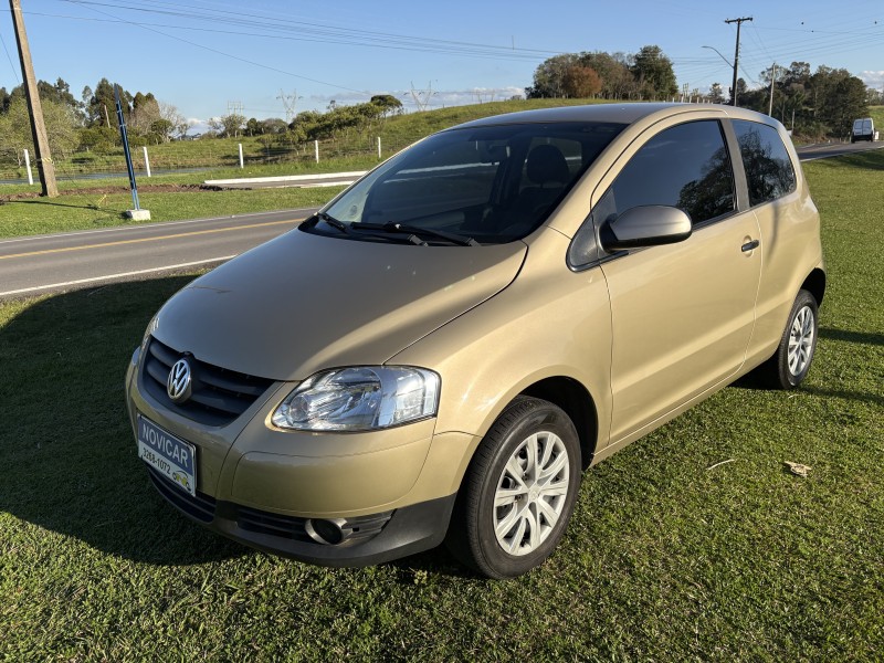 FOX 1.6 MI PLUS 8V FLEX 2P MANUAL - 2004 - FARROUPILHA