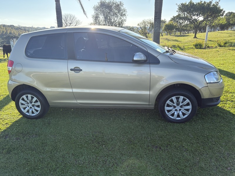 FOX 1.6 MI PLUS 8V FLEX 2P MANUAL - 2004 - FARROUPILHA
