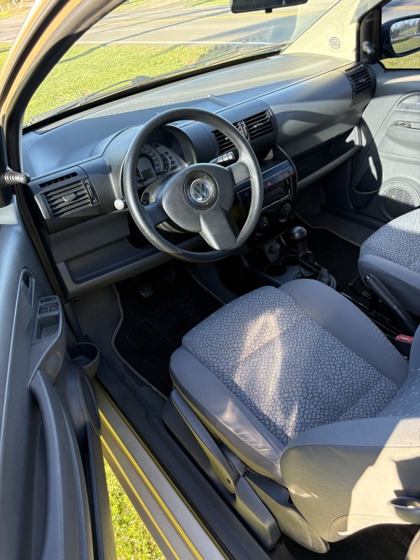 FOX 1.6 MI PLUS 8V FLEX 2P MANUAL - 2004 - FARROUPILHA