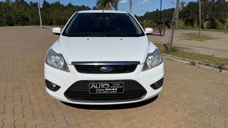 FOCUS 1.6 GL SEDAN 16V FLEX 4P MANUAL - 2013 - DOIS IRMãOS