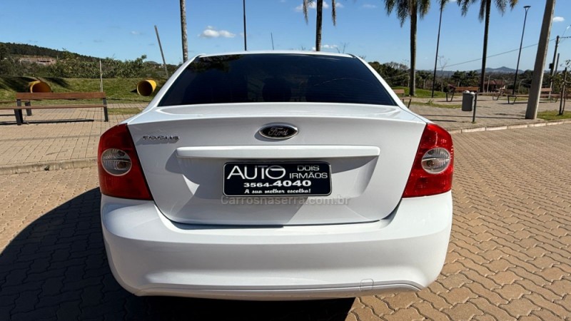 FOCUS 1.6 GL SEDAN 16V FLEX 4P MANUAL - 2013 - DOIS IRMãOS
