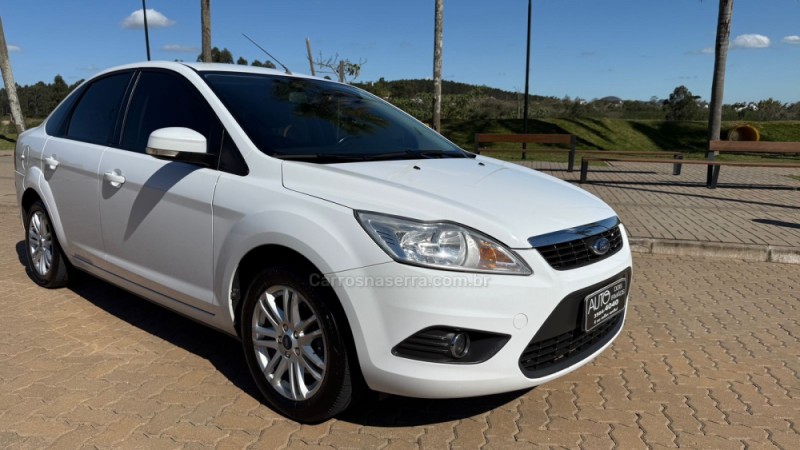 focus 1.6 gl sedan 16v flex 4p manual 2013 dois irmaos