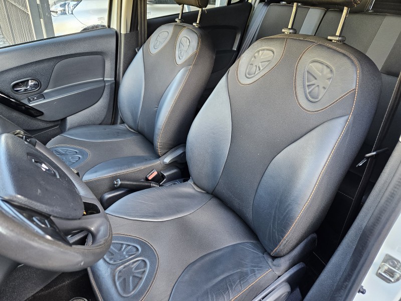 SANDERO 1.6 STEPWAY 8V FLEX 4P MANUAL - 2015 - CAXIAS DO SUL