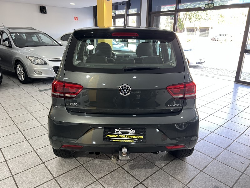 FOX 1.6 MI HIGHLINE 8V FLEX 4P AUTOMATIZADO - 2015 - CAXIAS DO SUL