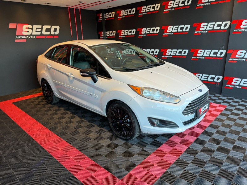 FIESTA 1.6 TITANIUM SEDAN 16V FLEX 4P AUTOMÁTICO - 2014 - PASSO FUNDO