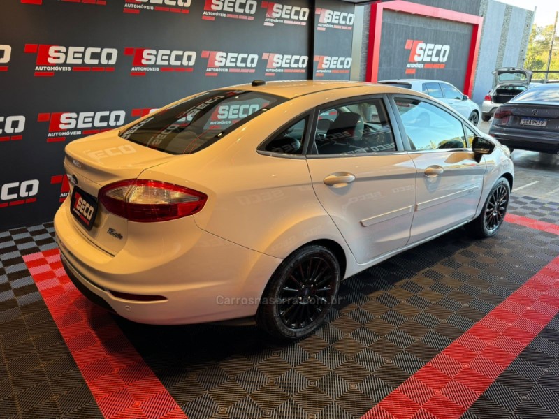 FIESTA 1.6 TITANIUM SEDAN 16V FLEX 4P AUTOMÁTICO - 2014 - PASSO FUNDO