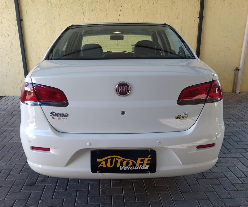 SIENA 1.4 MPI EL 8V FLEX 4P MANUAL - 2015 - CANELA