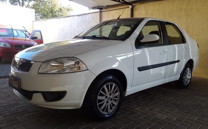 SIENA 1.4 MPI EL 8V FLEX 4P MANUAL - 2015 - CANELA
