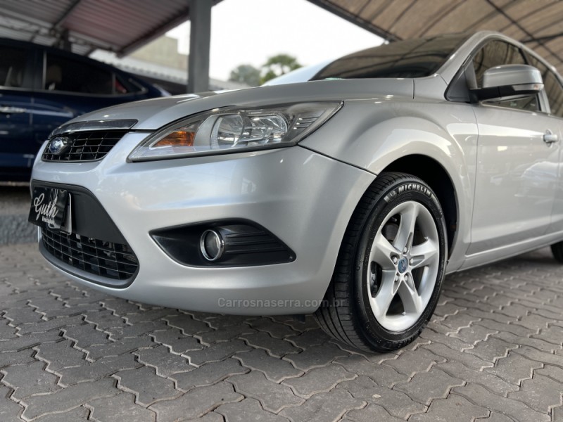 FOCUS 1.6 GLX 16V FLEX 4P MANUAL - 2011 - BOM PRINCíPIO