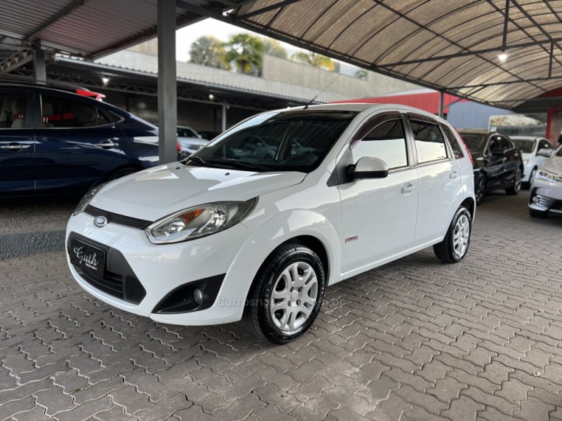 FIESTA 1.6 MPI CLASS HATCH 8V FLEX 4P MANUAL - 2013 - BOM PRINCíPIO