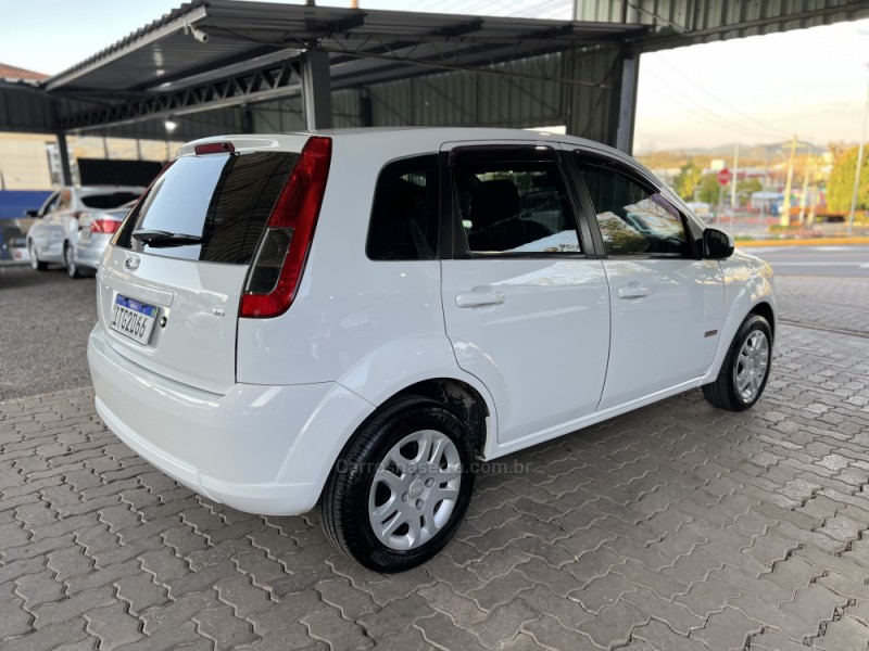 FIESTA 1.6 MPI CLASS HATCH 8V FLEX 4P MANUAL - 2013 - BOM PRINCíPIO