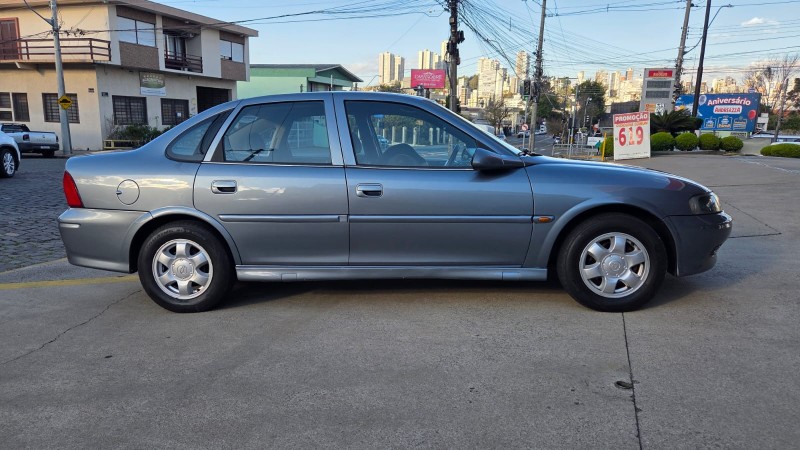 VECTRA 2.0 MPFI GLS 8V GASOLINA 4P MANUAL - 2000 - CAXIAS DO SUL