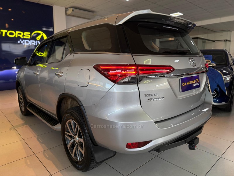 HILUX SW4 2.8 SRX 4X4 7 LUGARES 16V TURBO INTERCOOLER DIESEL 4P AUTOMÁTICO - 2016 - SãO LEOPOLDO
