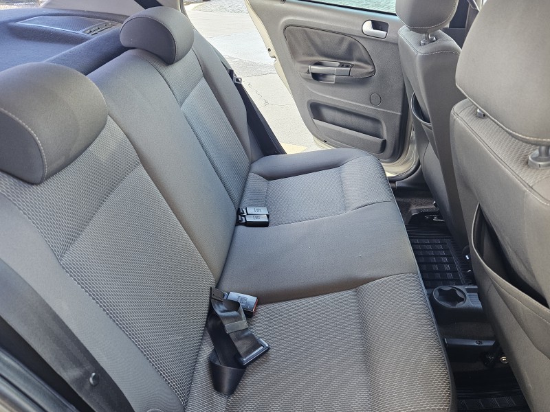 VOYAGE 1.0 MI COMFORTLINE 8V FLEX 4P MANUAL - 2012 - CAXIAS DO SUL