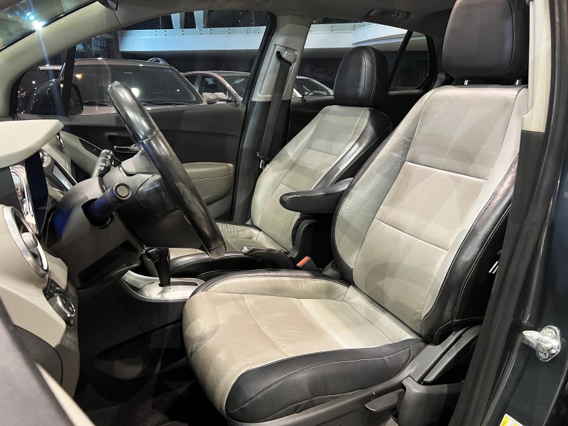 TRACKER 1.8 MPFI LTZ 4X2 16V FLEX 4P AUTOMÁTICO - 2015 - FARROUPILHA