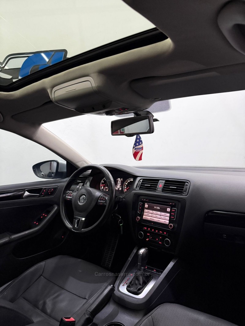 JETTA 2.0 COMFORTLINE FLEX 4P TIPTRONIC - 2012 - NOVO HAMBURGO
