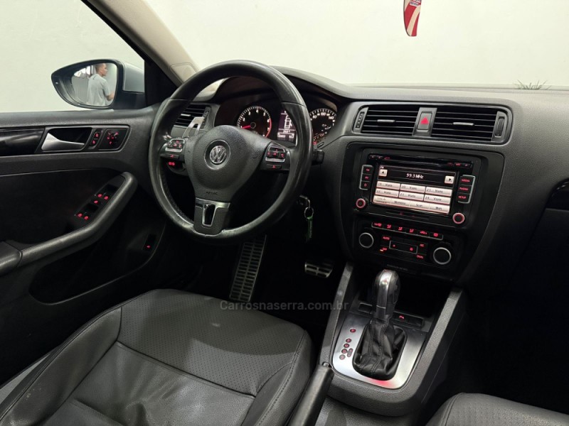 JETTA 2.0 COMFORTLINE FLEX 4P TIPTRONIC - 2012 - NOVO HAMBURGO
