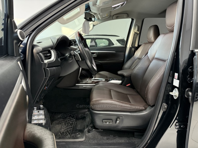 HILUX SW4 2.8 SRX 4X4 7 LUGARES 16V TURBO INTERCOOLER DIESEL 4P AUTOMÁTICO - 2019 - ERECHIM