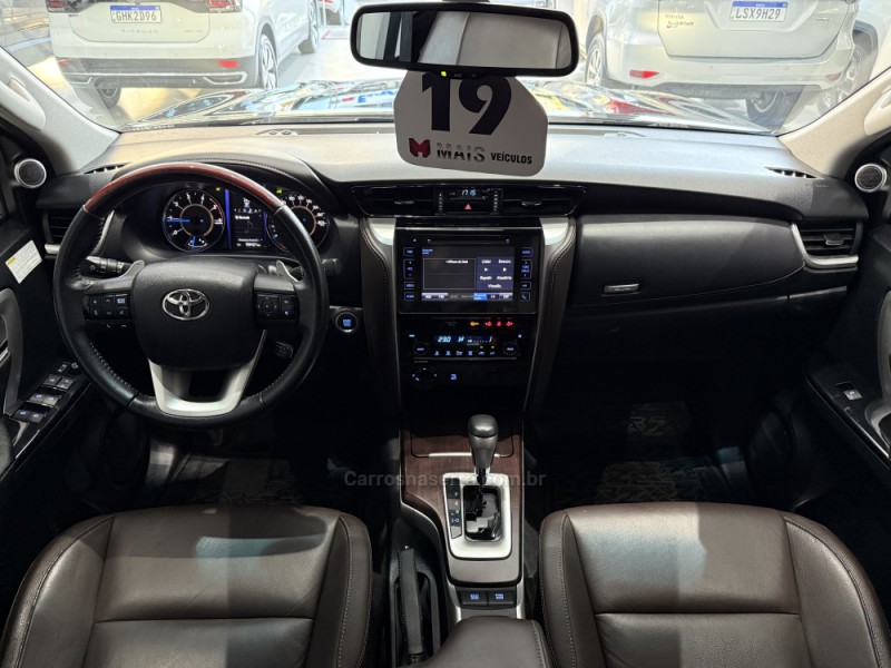HILUX SW4 2.8 SRX 4X4 7 LUGARES 16V TURBO INTERCOOLER DIESEL 4P AUTOMÁTICO - 2019 - ERECHIM