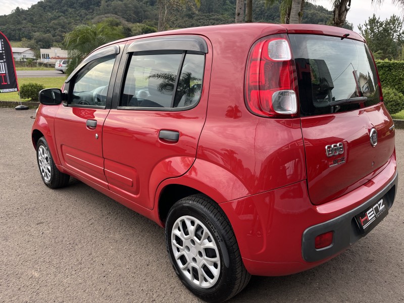 UNO 1.4 ATTRACTIVE 8V FLEX 4P MANUAL - 2011 - BOM PRINCíPIO
