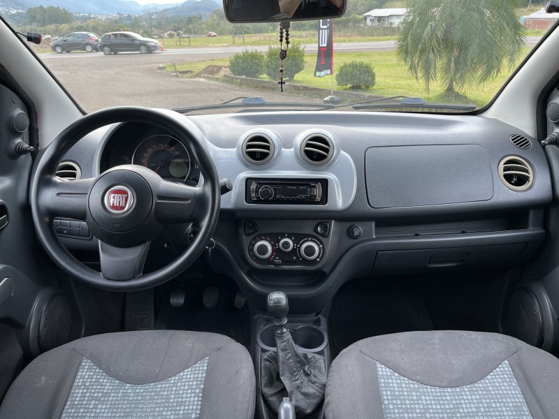 UNO 1.4 ATTRACTIVE 8V FLEX 4P MANUAL - 2011 - BOM PRINCíPIO