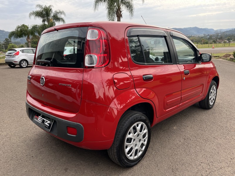 UNO 1.4 ATTRACTIVE 8V FLEX 4P MANUAL - 2011 - BOM PRINCíPIO