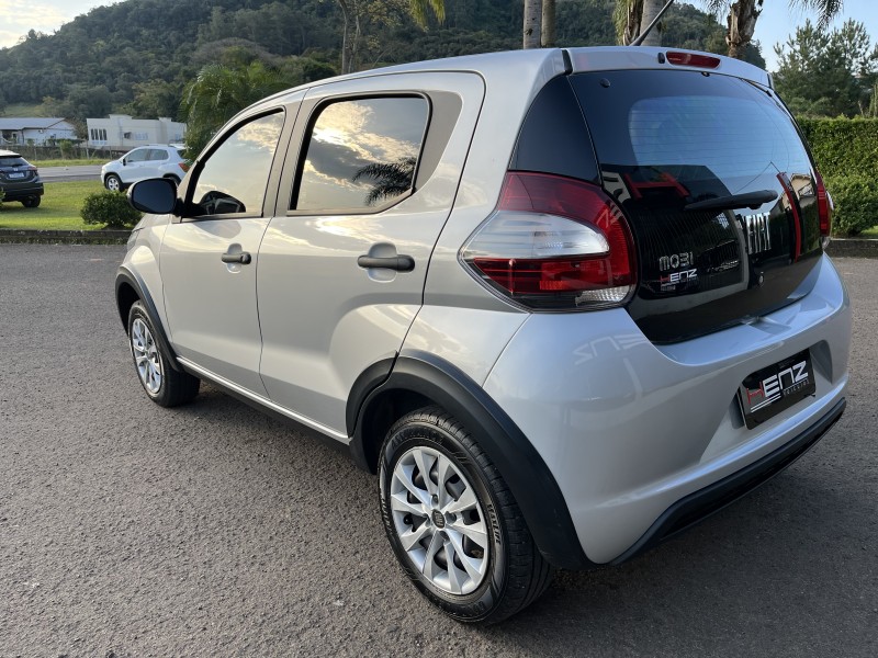 MOBI 1.0 8V EVO FLEX LIKE. MANUAL - 2022 - BOM PRINCíPIO
