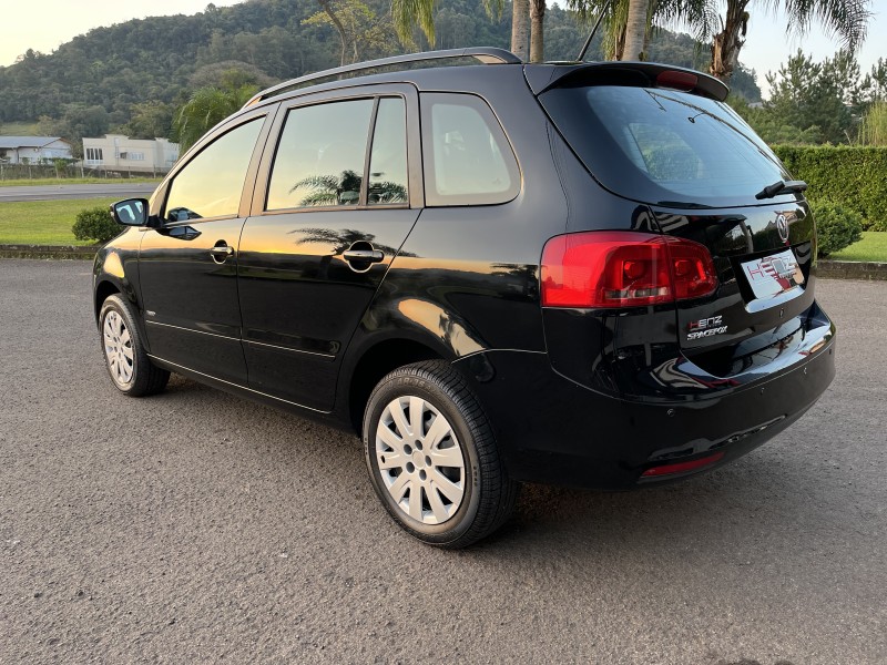 SPACEFOX 1.6 MI TREND 8V FLEX 4P MANUAL - 2012 - BOM PRINCíPIO