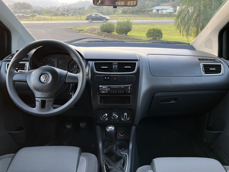 SPACEFOX 1.6 MI TREND 8V FLEX 4P MANUAL - 2012 - BOM PRINCíPIO