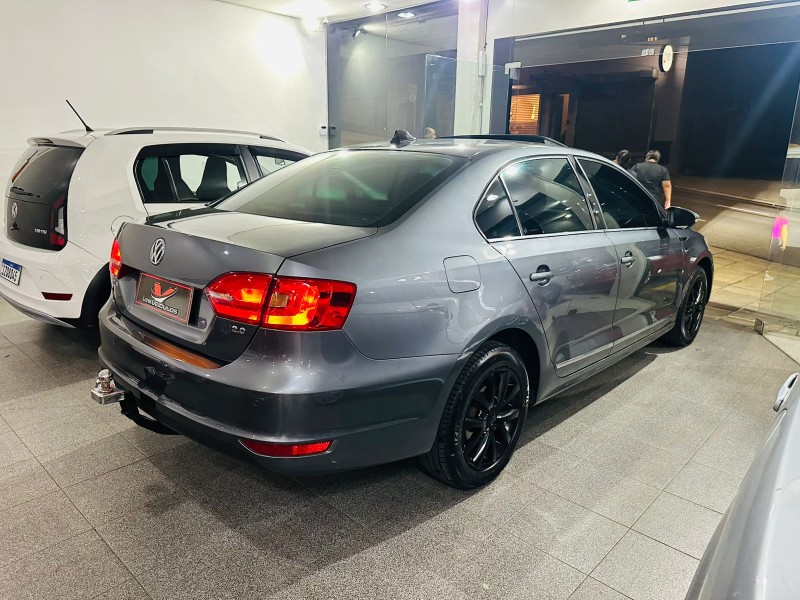 JETTA 2.0 COMFORTLINE FLEX 4P TIPTRONIC - 2012 - CAXIAS DO SUL
