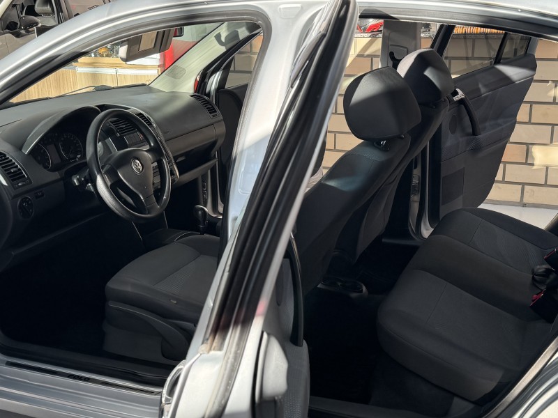 POLO 1.6 MI COMFORTLINE 8V FLEX 4P AUTOMÁTICO - 2010 - CAXIAS DO SUL