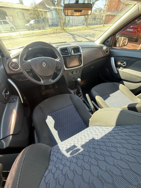 SANDERO 1.0 EXPRESSION 16V FLEX 4P MANUAL - 2015 - FARROUPILHA