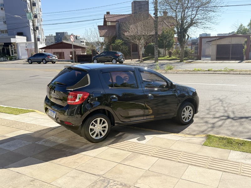 SANDERO 1.0 EXPRESSION 16V FLEX 4P MANUAL - 2015 - FARROUPILHA