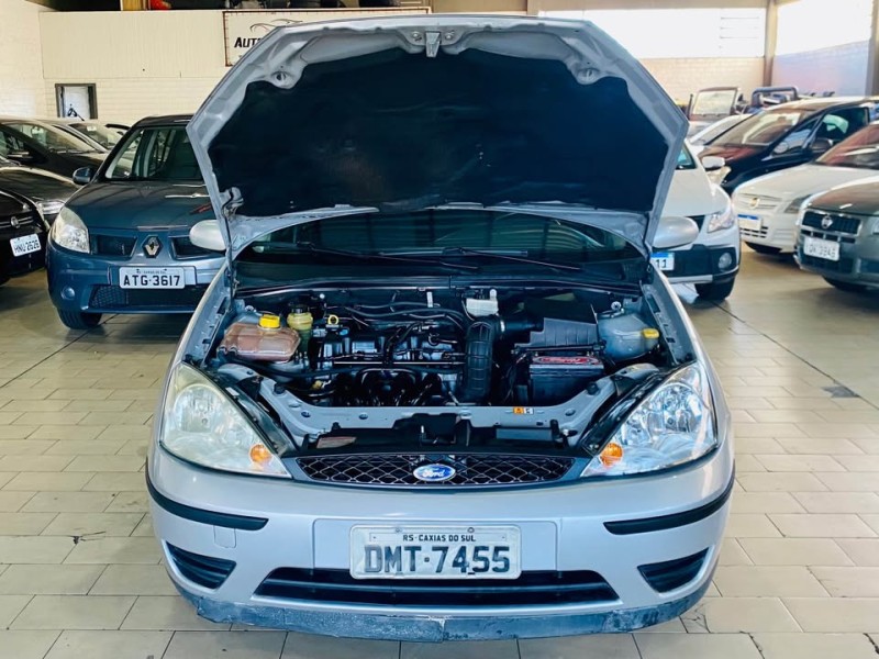 FOCUS 1.6 GL 8V GASOLINA 4P MANUAL - 2004 - CAXIAS DO SUL