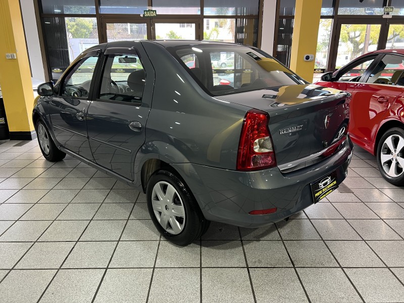 LOGAN 1.6 EXPRESSION 8V FLEX 4P MANUAL - 2011 - CAXIAS DO SUL