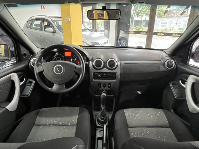 LOGAN 1.6 EXPRESSION 8V FLEX 4P MANUAL - 2011 - CAXIAS DO SUL
