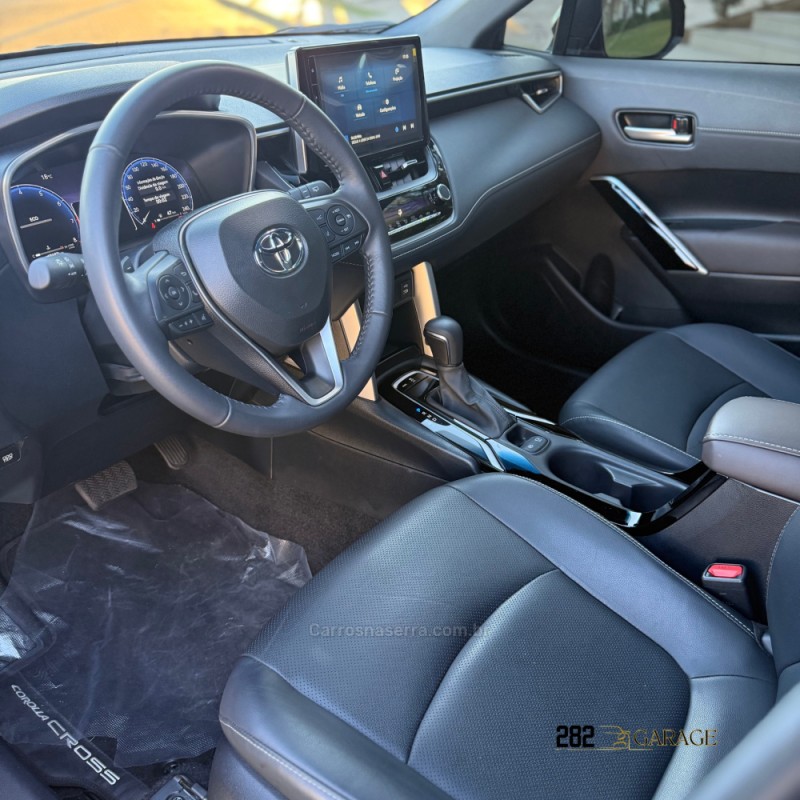 COROLLA 2.0 CROSS XRE 16V FLEX 4P AUTOMÁTICO - 2025 - FARROUPILHA