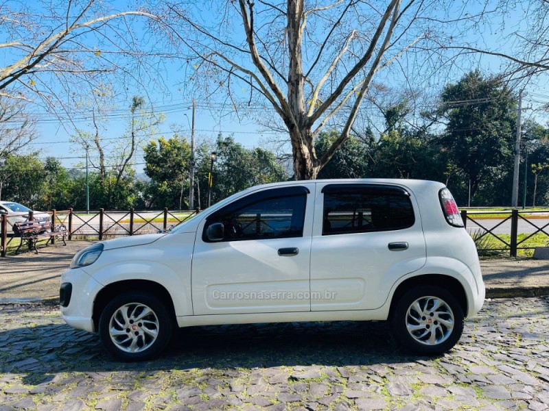 UNO 1.0 EVO ATTRACTIVE 8V FLEX 4P MANUAL - 2021 - NOVO HAMBURGO