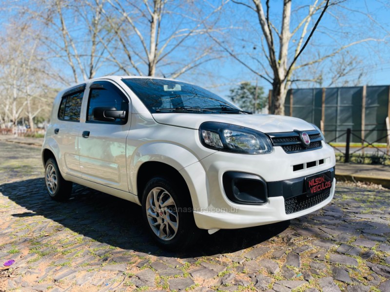 UNO 1.0 EVO ATTRACTIVE 8V FLEX 4P MANUAL - 2021 - NOVO HAMBURGO