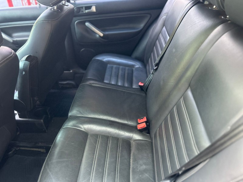 GOLF 1.6 MI SPORTLINE 8V FLEX 4P MANUAL - 2014 - TRêS COROAS
