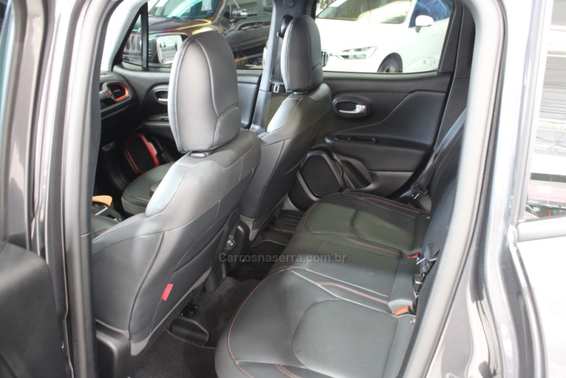 RENEGADE 1.3 TRAILHAWK T270 16V TURBO FLEX 4X4 4P AUTOMÁTICO - 2024 - CAXIAS DO SUL