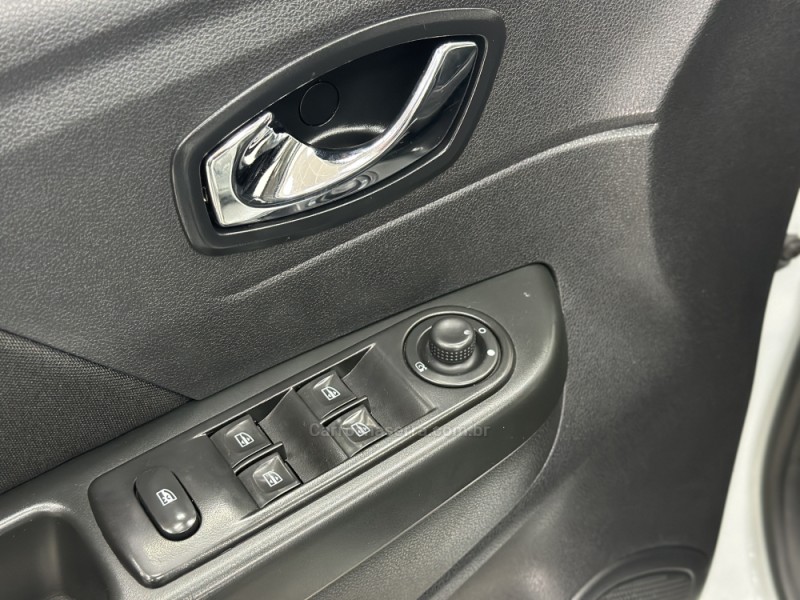 CAPTUR 1.6 16V SCE FLEX ZEN MANUAL - 2018 - SANTA CRUZ DO SUL