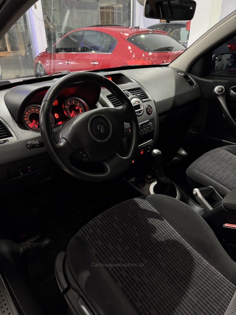 MÉGANE 1.6 DYNAMIQUE GRAND TOUR 16V FLEX 4P MANUAL - 2012 - CAXIAS DO SUL