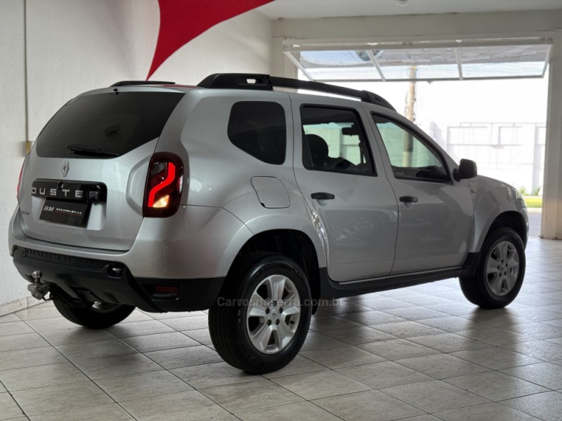 DUSTER 1.6 EXPRESSION 4X2 16V FLEX 4P MANUAL - 2017 - GUAPORé